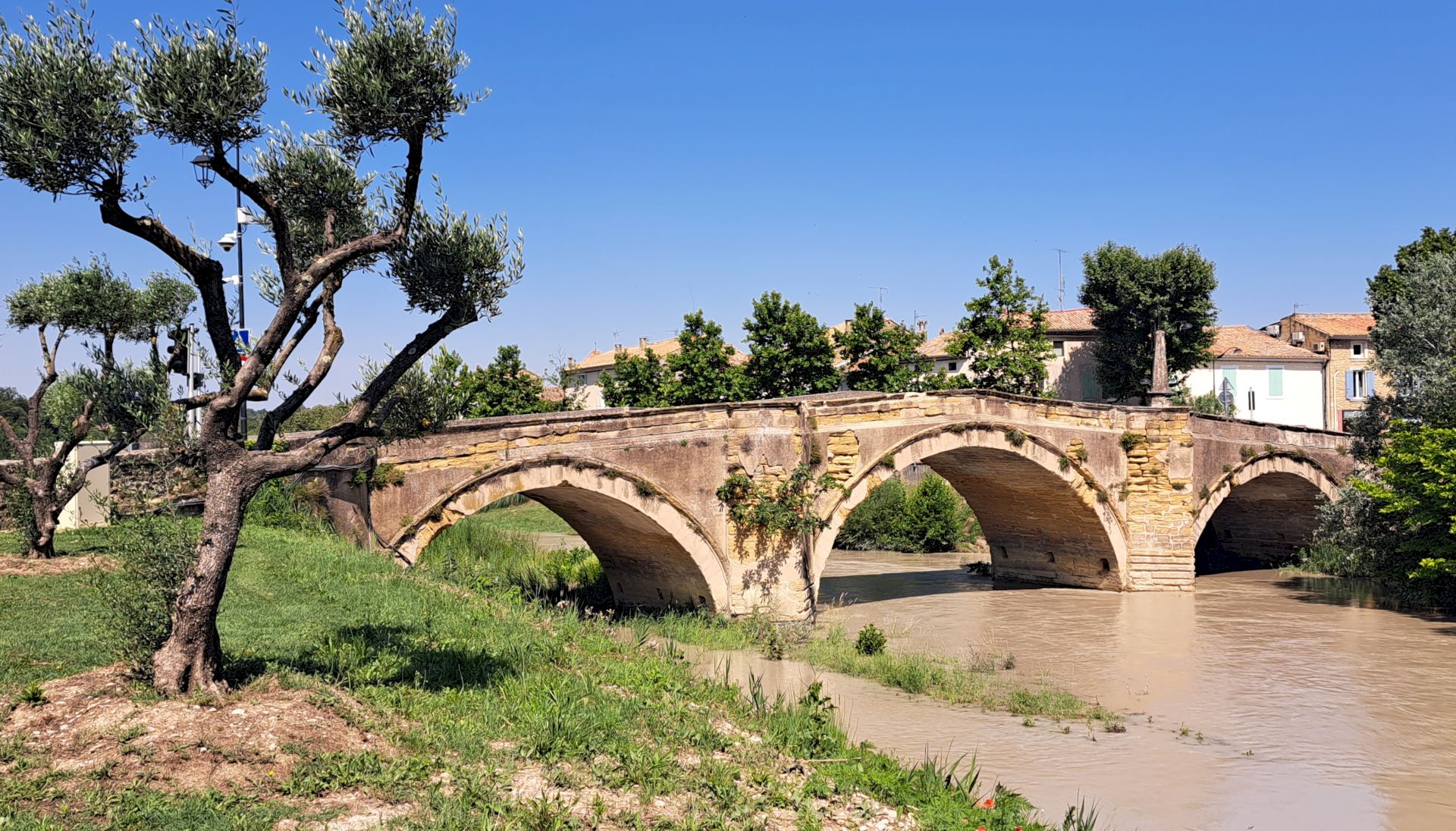 La Provence, au cœur de nos villes et villages