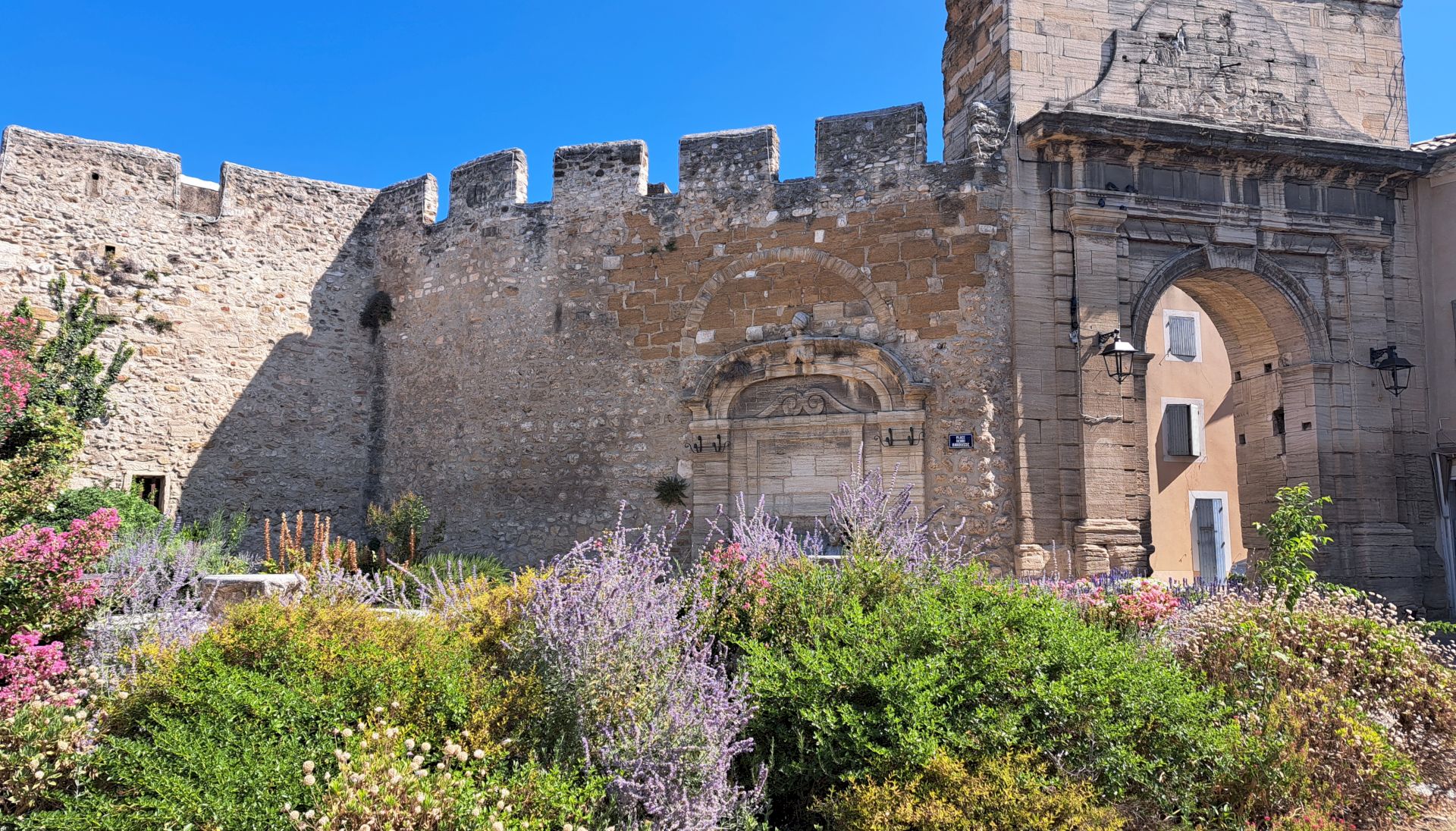 La Provence, au cœur de nos villes et villages